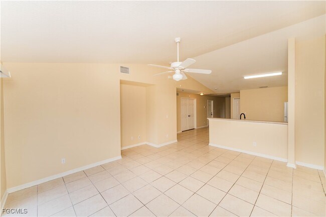 Photo - 867 Bedford Dr