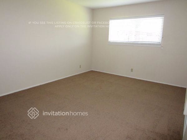 Photo - 221 Elwood St