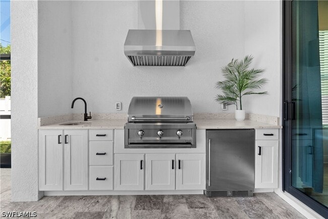 Photo - 551 97th Ave N