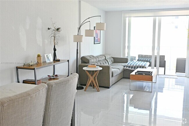 Building Photo - 947 Lenox Ave. Unit 504 Rental