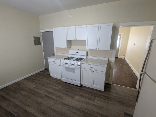 Photo - 1016 Memorial Ave