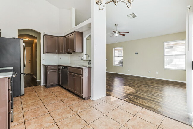 Photo - 1247 E Cindy St