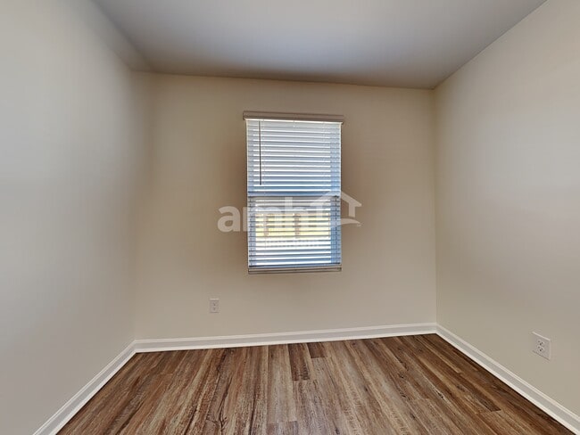 Photo - 1337 John Swann St