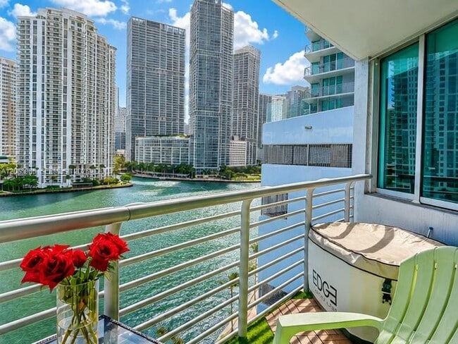 Photo - 335 S Biscayne Blvd Unidad 1005