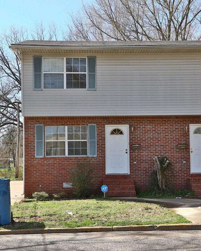 Building Photo - 214 Olive St Unit A