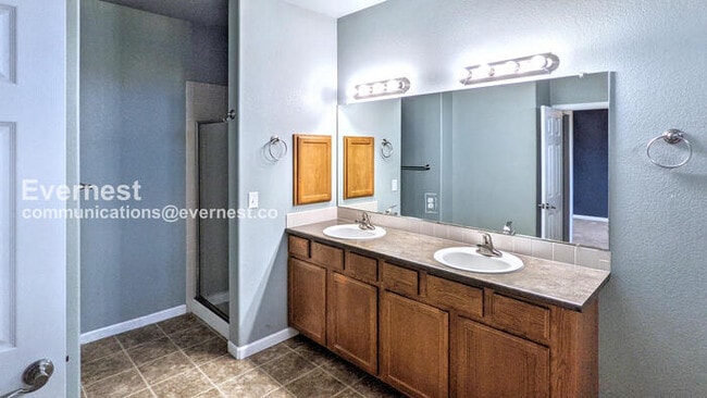 Photo - 2921 Kansas Dr