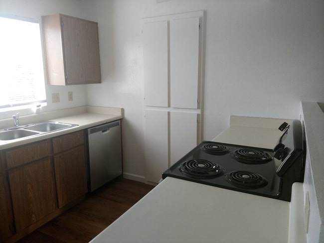 Photo - M&J Properties 171 Unit B
