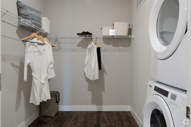 1BR, 1BA - 598SF - ZIA Sunnyside