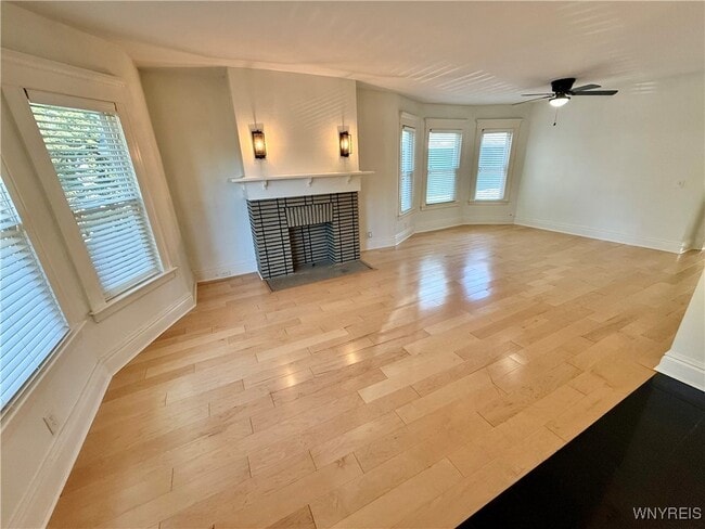 Photo - 95 Inwood Pl