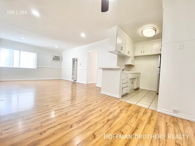 Photo - 5726 Camellia Ave Unidad 305A