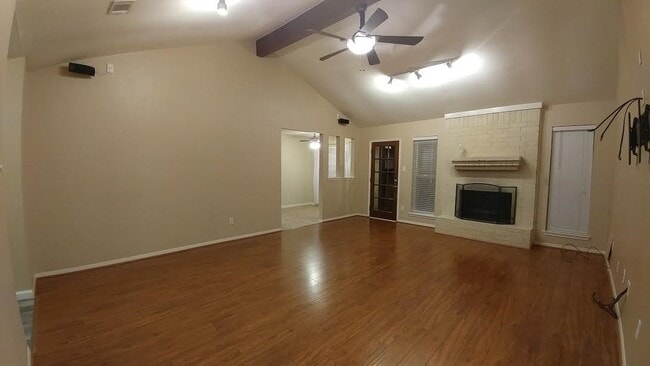 Photo - 9 N Deerfoot Cir
