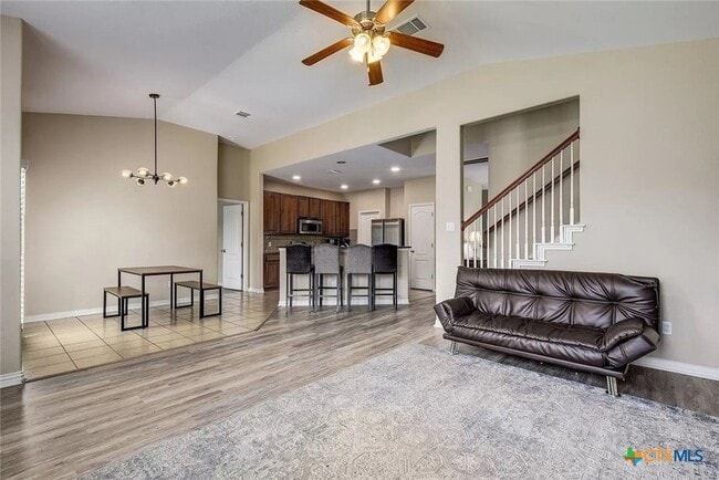 Photo - 245 Buckingham Dr