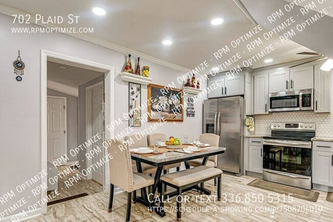 Photo - 702 Plaid St