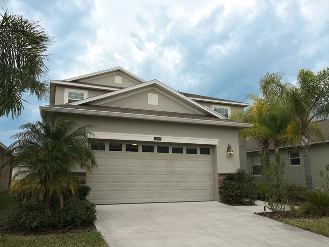 Beautiful 4/5 Bedroom Home in Wyndham Lakes - Beautiful 4/5 Bedroom Home in Wyndham Lakes