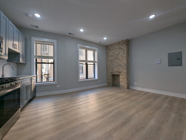 Photo - 421 W Belden Unit 1
