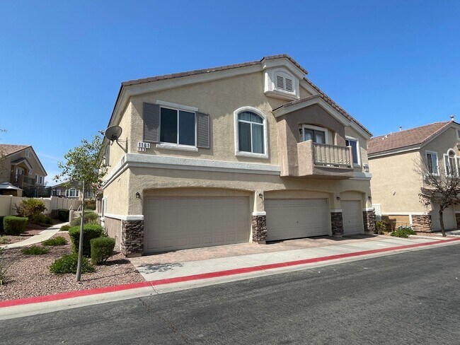 Building Photo - Great 3 bedroom Townhome Available Soon!