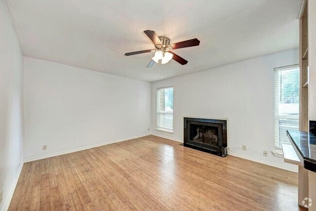 Building Photo - 1000 W 26th St Unit 113 Rental