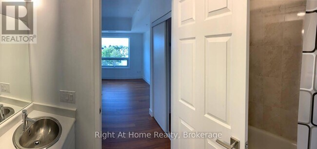 Photo - 1 Wellington St Unité 308