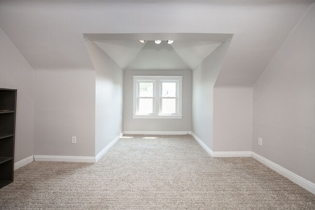 Photo - 13416 Harlon Ave Unidad 3rd Floor