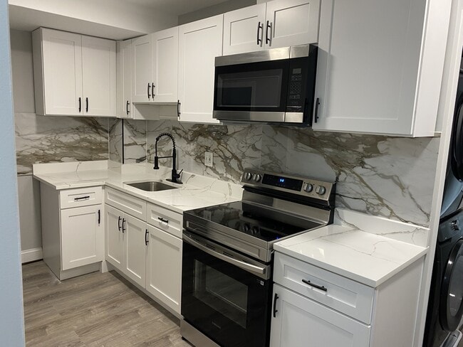 Photo - 210 N Mount St