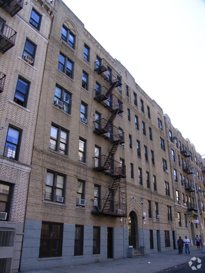 2330 Ryer Ave - 2330 Ryer Ave