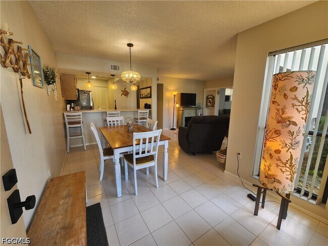 1064 Villa Dr Unit C103
