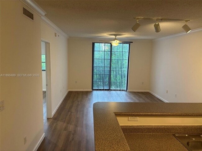 Photo - 1919 Van Buren St Unit 416