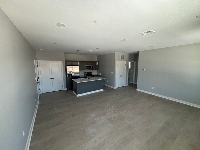 Photo - 12 Station St