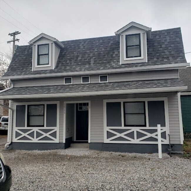 Photo - 1966 Randall Rd Unit 1966 Randall Rd  #5 - Back House