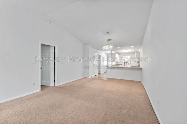 Photo - 130 Bennington Ln