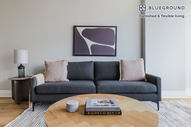 Photo - 2221 I St NW Unidad FL8-ID986