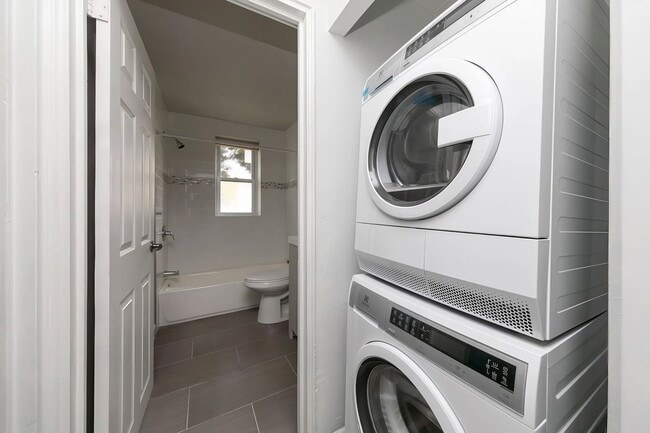 In-unit washer dryer - Walker Court Apartments