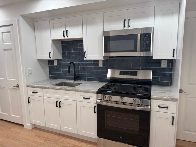 Building Photo - 263 Hawley Ave Unit 3rd Floor Rental