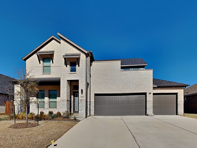 Building Photo - LIKE NEW HOME BUILT IN 2024 IN HIGHLY SOUGHT AFTER MADERO ADDITION IN HASLET