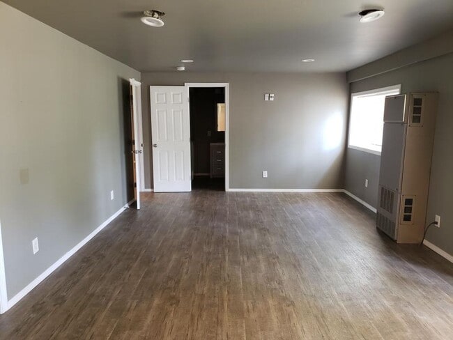 Photo - 5775 Unit 5775 Lower