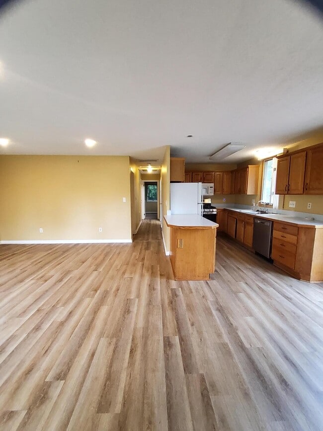 Photo - 2828 Packard St