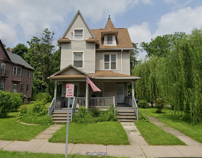 Building Photo - 829 S Plymouth Ave