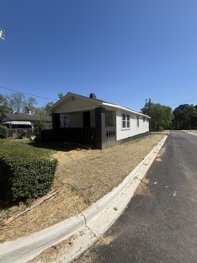 Photo - 537 37th Terrace W