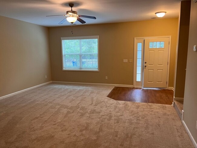 Photo - Lovely 3 bedroom Townhouse