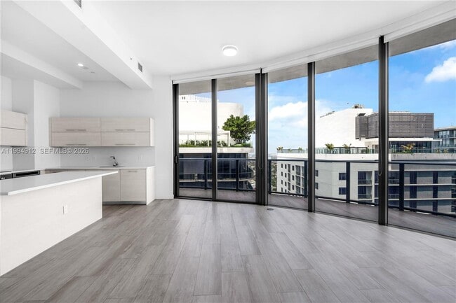 Photo - 45 SW 9th St Unit 4708