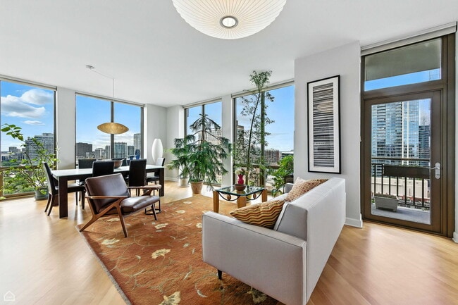 Photo - 1335 S Prairie Ave Unit 1706