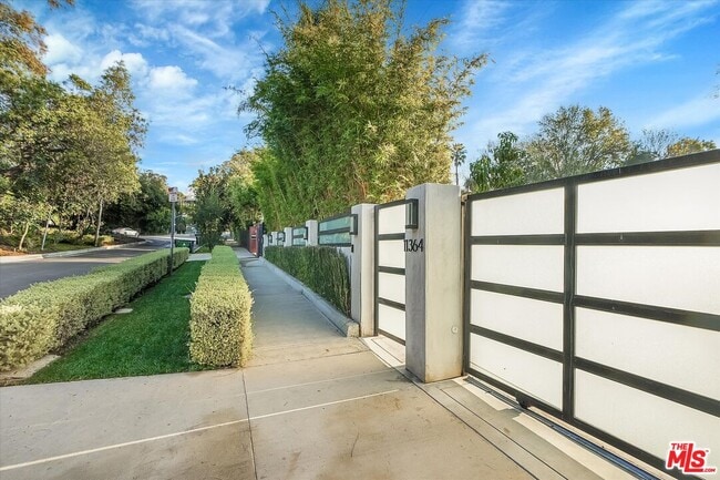 Photo - 11364 Sunset Blvd