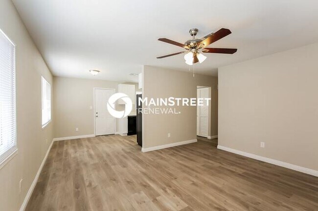 Photo - 4 Bedroom Pet-Friendly Home in North Las Vegas, NV with Main Street Renewal