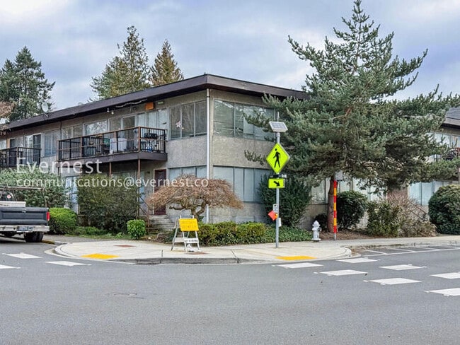 Building Photo - 10106 NE 185th St