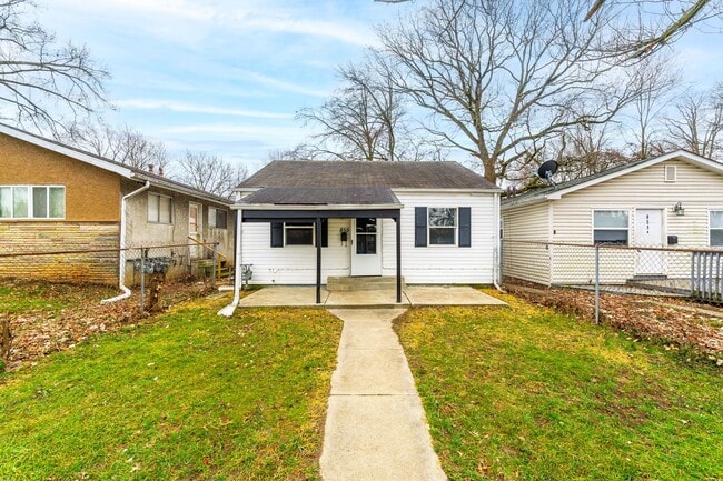 Building Photo - Fully Renovated 2BR Home with Modern Upgra...