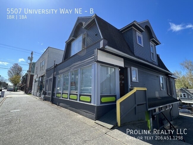 Building Photo - 5507 University Wy NE Unit B