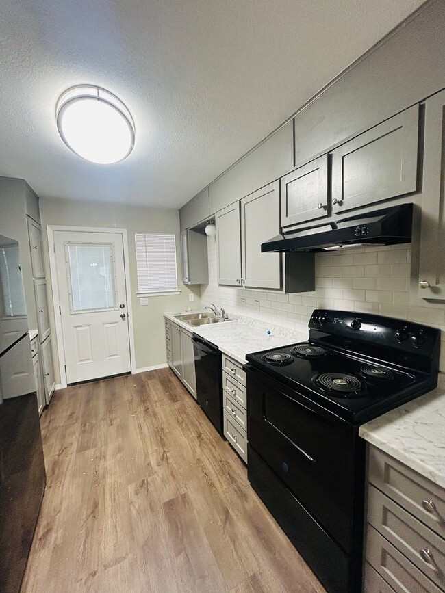Photo - 3309 Alta Vista Dr Unit B