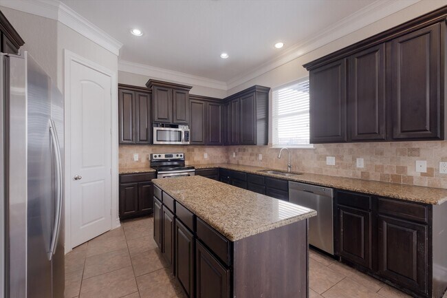 Photo - 11338 Begonia rock