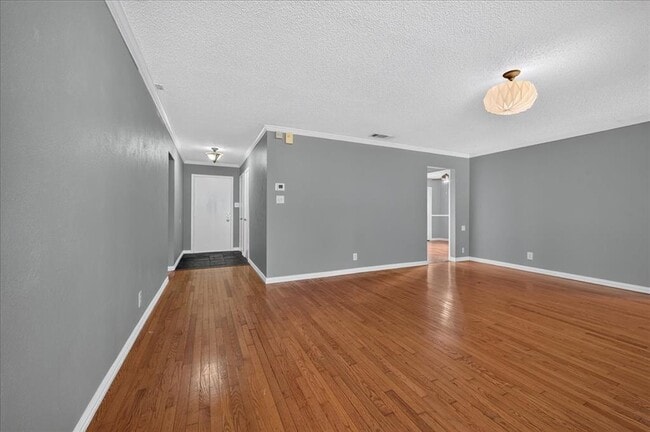 Photo - 10215 Missel Thrush Dr