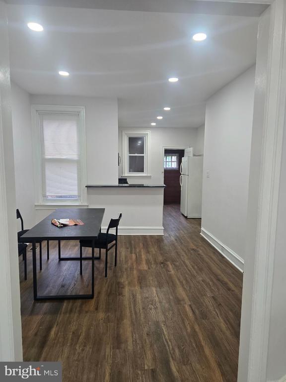 Photo - 724 W Wingohocking St